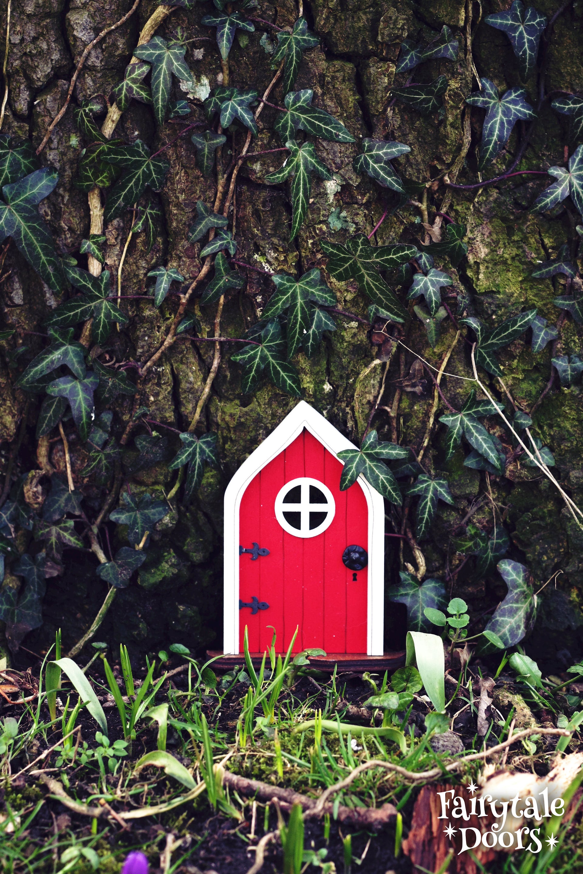 Fairy Door 'Mara' in Red